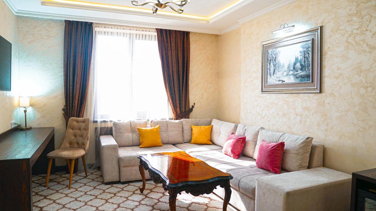 Royal Grand Hotel, Turkistan Eksteriør bilde